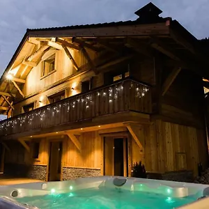 https://chalet-pura-vida.hotels-rhonealpes.com